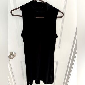 Tiana B black sleeveless dress choker style neckline size 8 EUC
